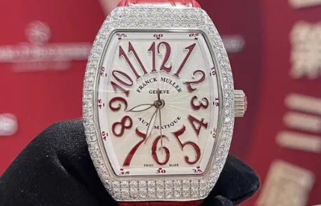 如何延长法穆兰手表表带的使用寿命呢？